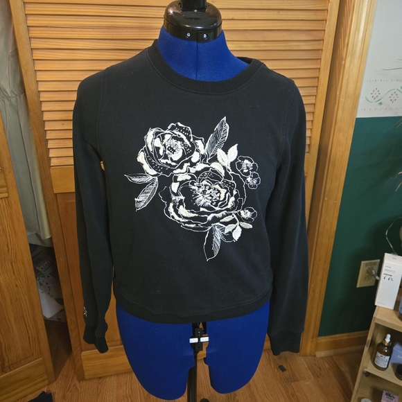 Abercrombie & Fitch Black and White Long Sleeve Sweatshirt - Picture 1 of 4